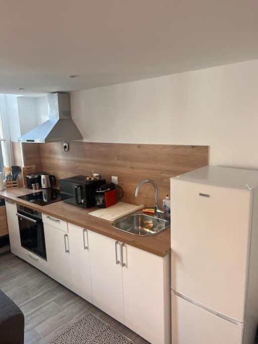 T2 Neuf Et Moderne Climatiser Avec Netflix Amazon Marseilles Exterior foto